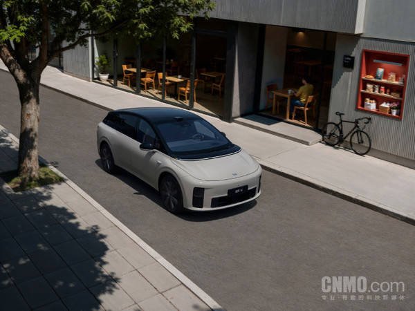 万全之策 三年超三百亿研发加码基建 理想i6凭技术突破实现超长续航与高效补能